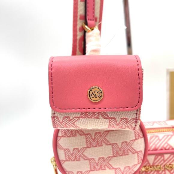 Michael Kors Jet Set Medium Crossbody Bag with Tech Attached - Picture 4 of 15